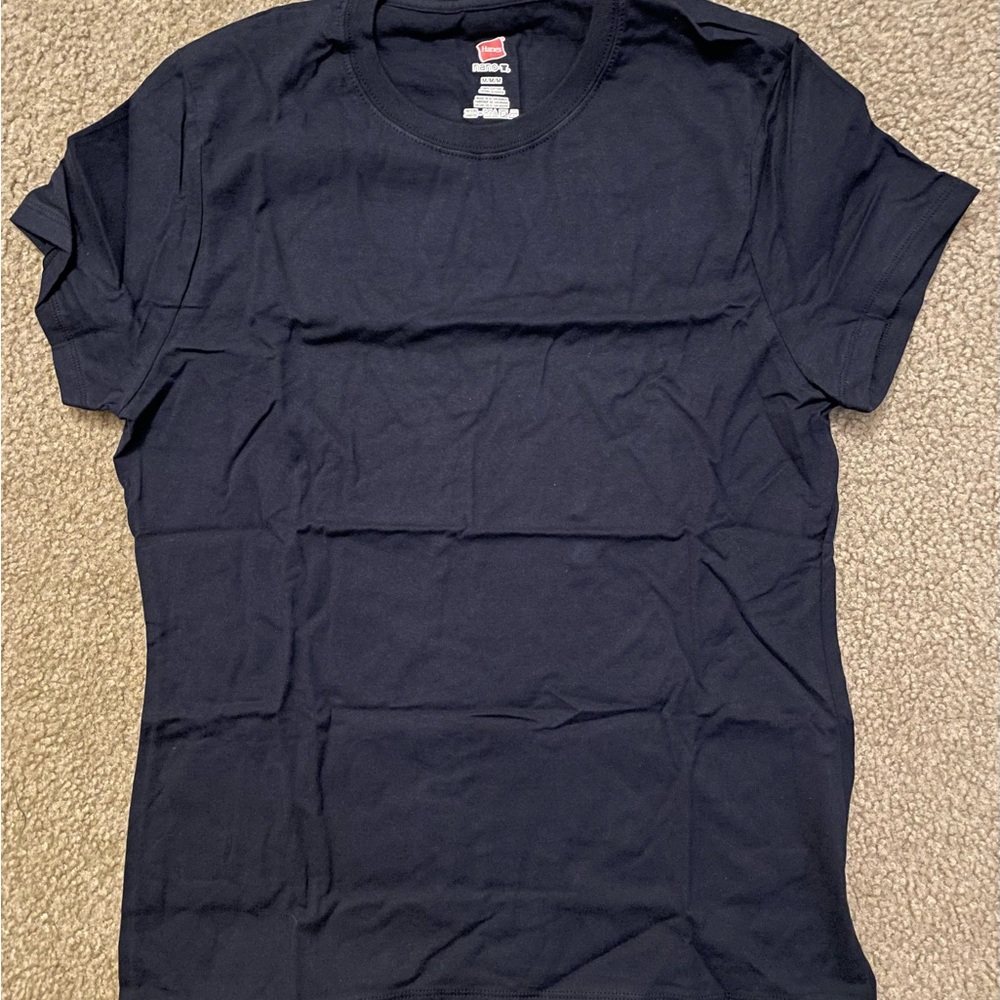 New Hanes Women’s Nano T. Size Medium. Deep Navy Blue.